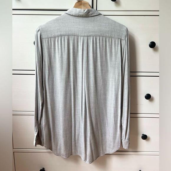 Uniqlo Super Soft, Gray Button Down Shirt - Picture 2 of 12